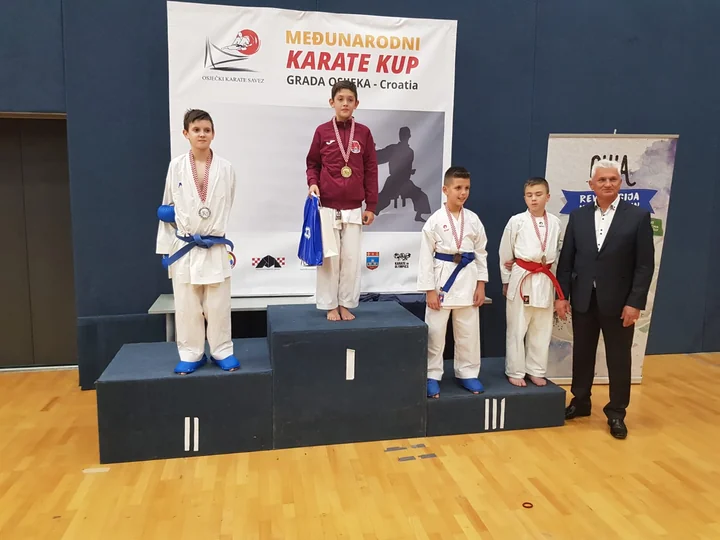 Fotografija iz povijesti Karate kluba Lotos